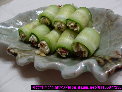 애벌레의 꿈을 닮은인삼채 오이말이