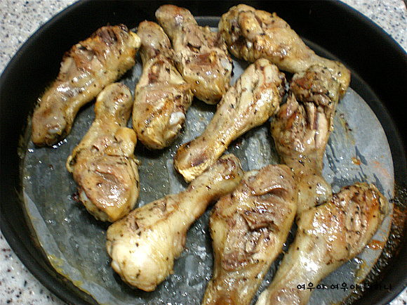 전문점보다 맛있는 간장소스치킨 드세요^^