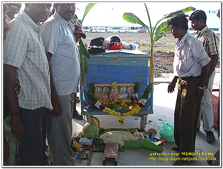 인도에는 기계가 쉬는 공휴일도 있다~
