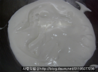 봄 디저트의 여왕! 오감을 사로잡는 과일바바로아>_