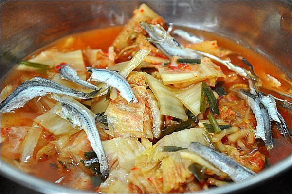 얼큰한 퓨전요리! 돈가스 김치찌개
