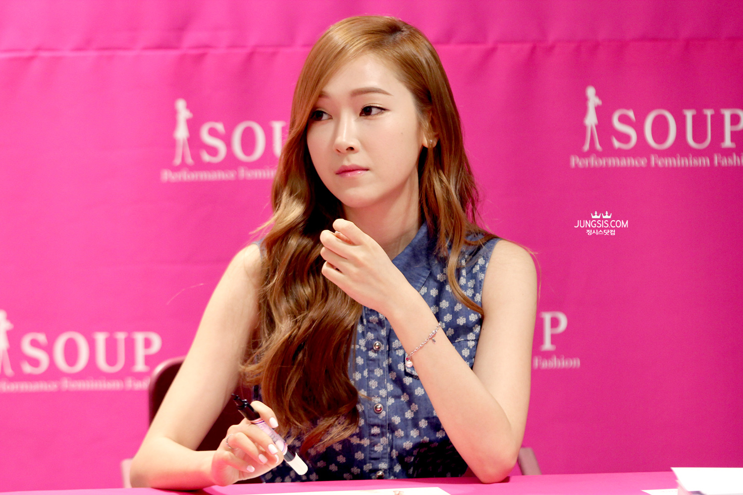 [PIC][04-04-2014]Jessica tham dự buổi fansign cho thương hiệu "SOUP" vào trưa nay - Page 3 262E454153A4495806D7BF