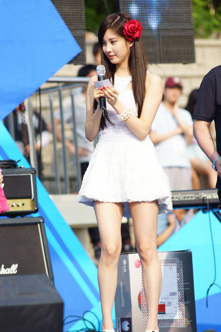 [PIC][25-05-2013]TaeTiSeo biểu diễn tại "Kyungbok Alumni Festival" ở trường THPT Kyungbok vào chiều nay 27133D3951A0BACF1F9D5C