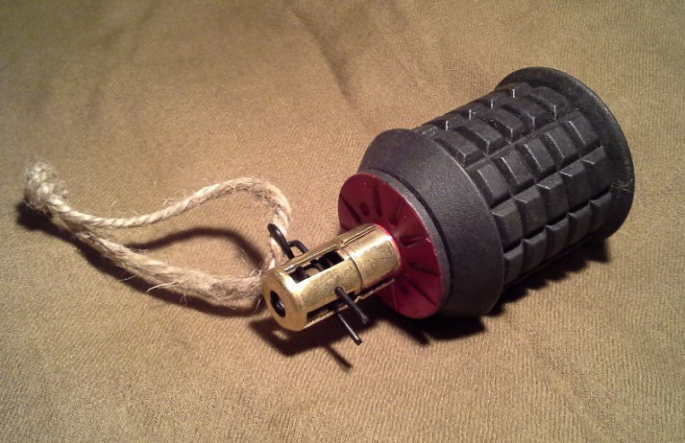 일본군의 오키나와 양배추 수류탄 부비 트랩 - Japanese troops Type 97 grenade cabbage booby traps