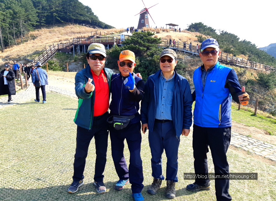 고딩 친구들과 경상남도 거제시 명소(매미의 성, 공곶이 등) 봄 나들이...